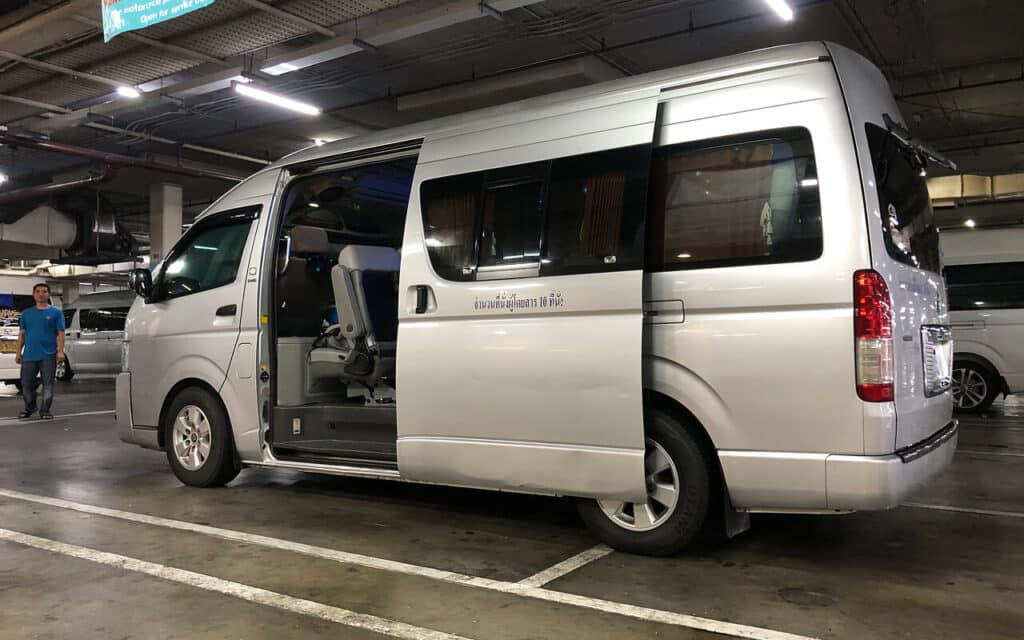 Border Run Bus from Bangkok to Cambodia
