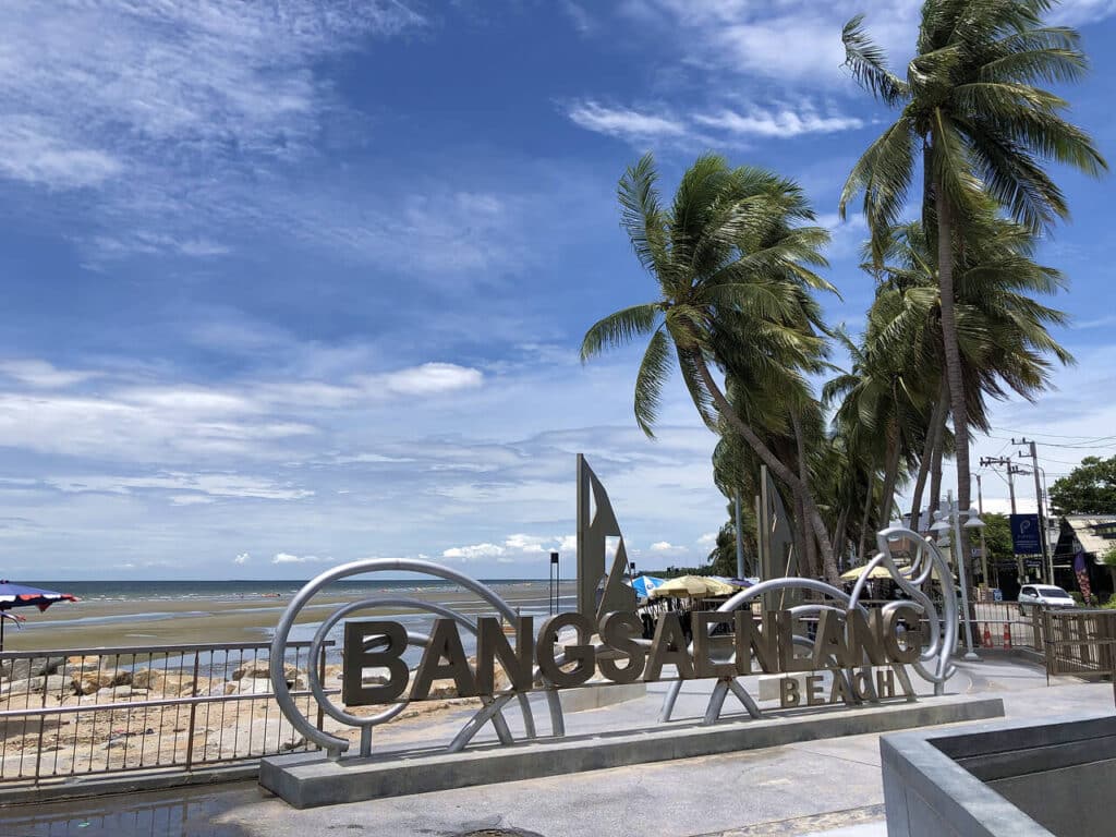 Border between Bang Saen Beach and Wonnapha Beach