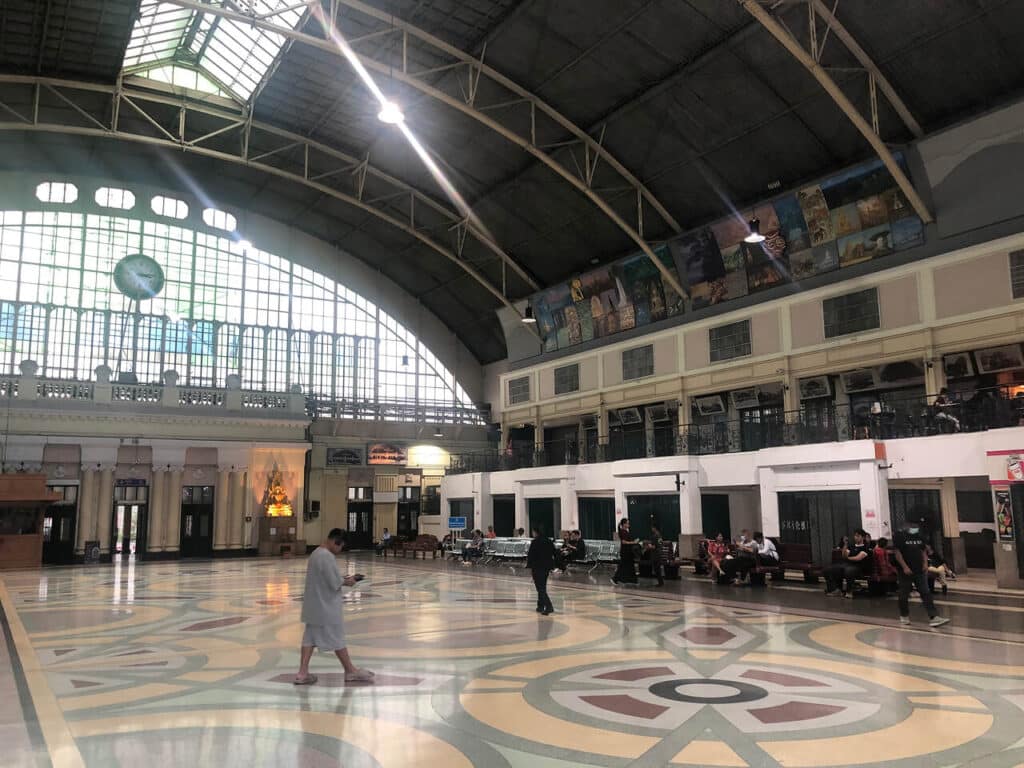 Bangkok train station (Hua Lamphong)