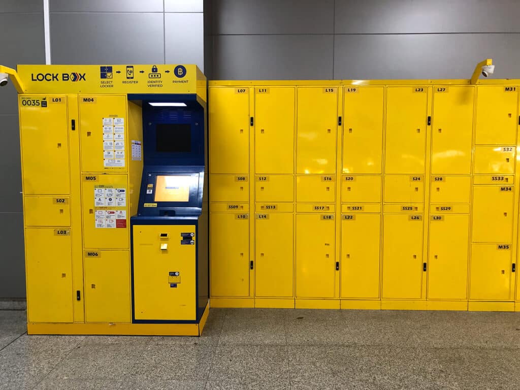 Luggage storage at Krung Thep Aphiwat station