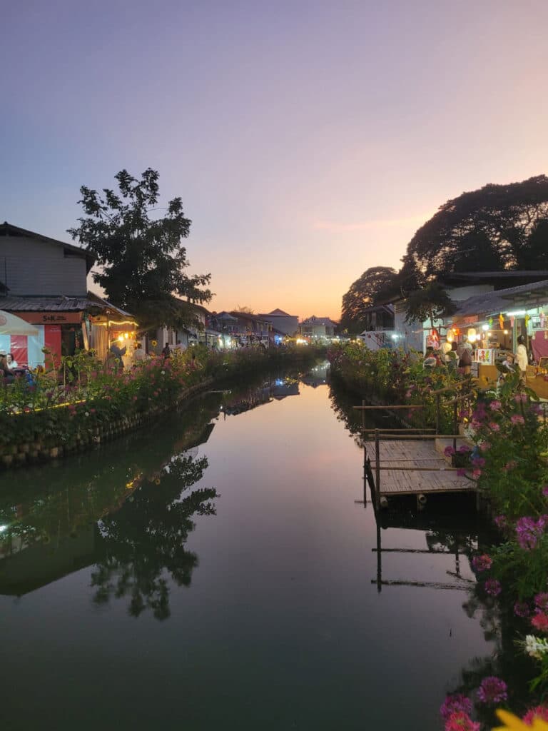 Mae Kha Canal Walk in Chiang Mai