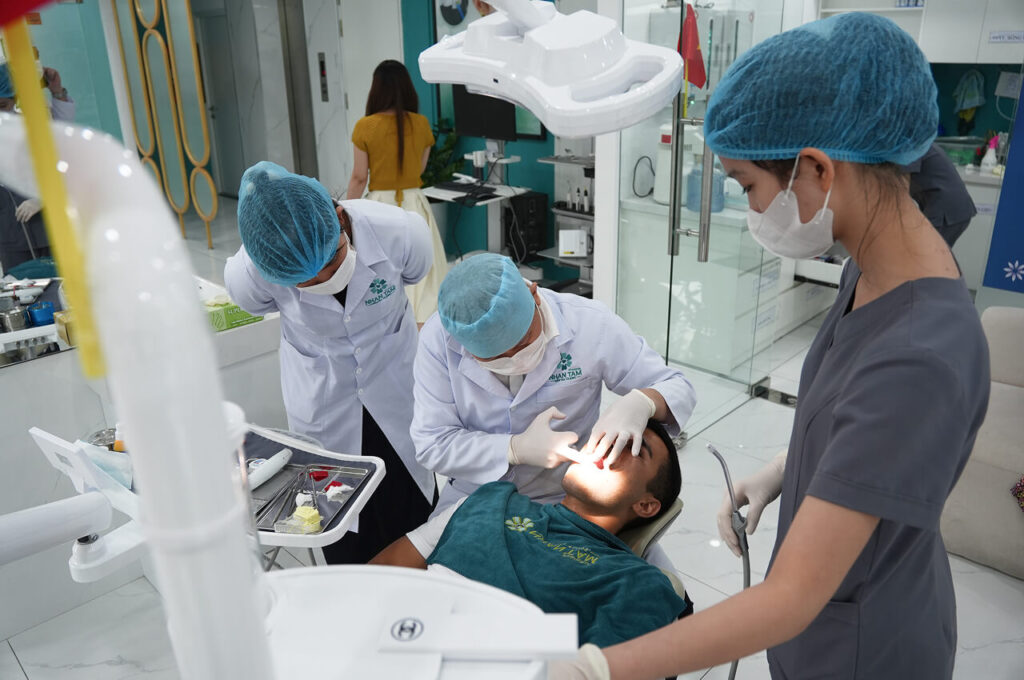 Vietnemese dentists