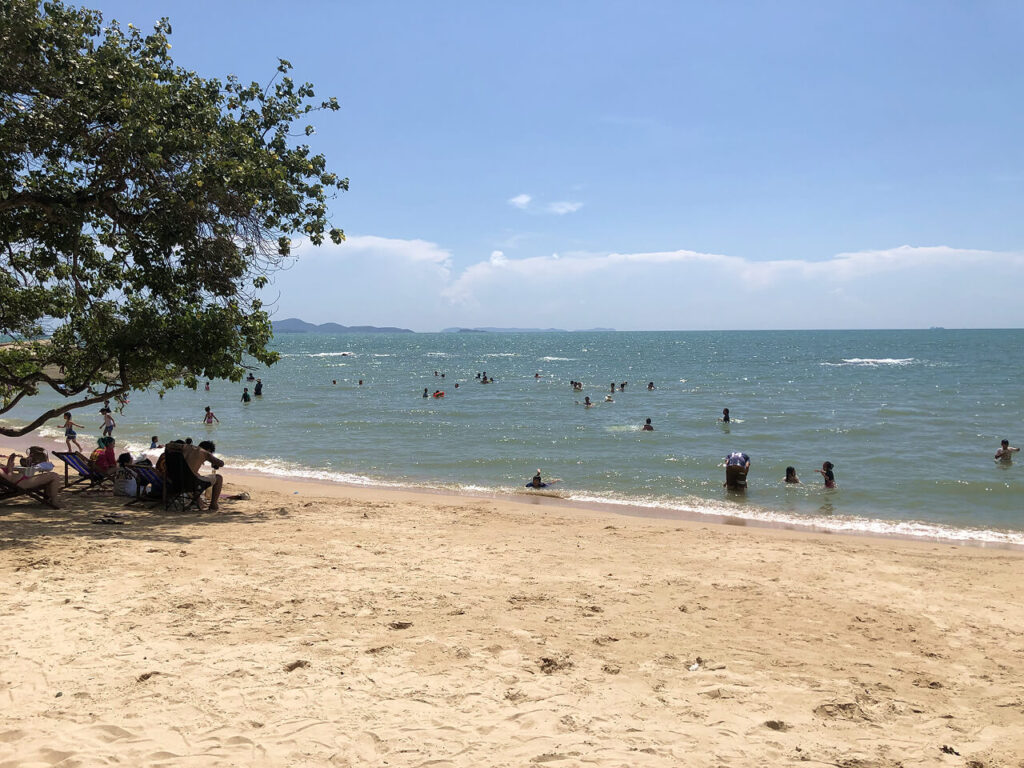 The left side of Wongamat Beach