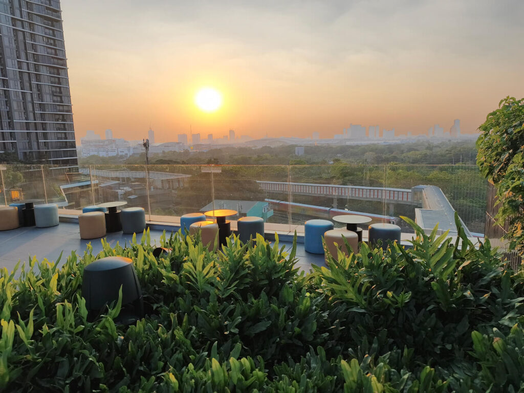 Stunnings view of Chatuchak Park from BTS Visionary Park