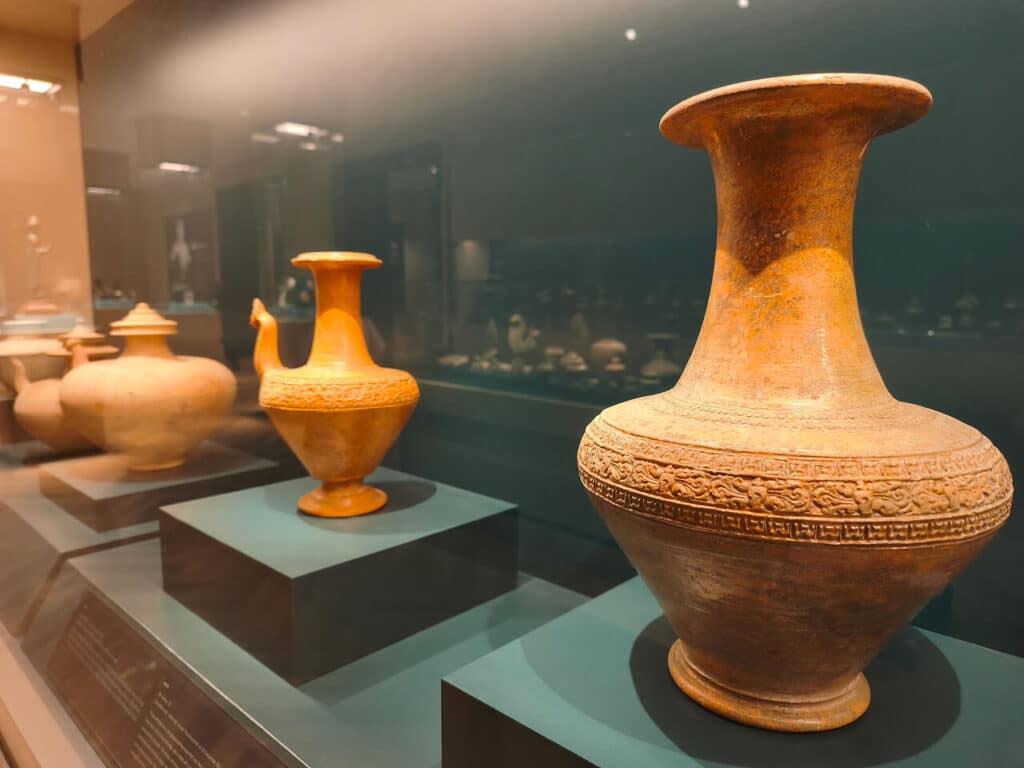 Khmer ceramics