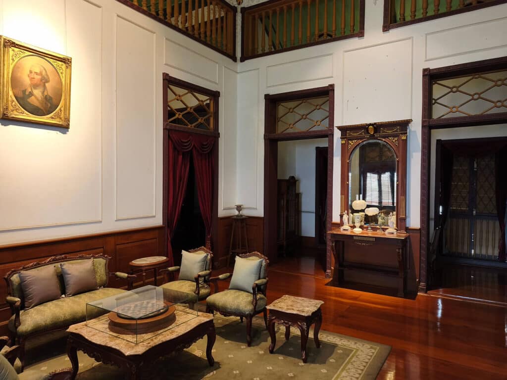 Living room in the Issaret Rachanuson building