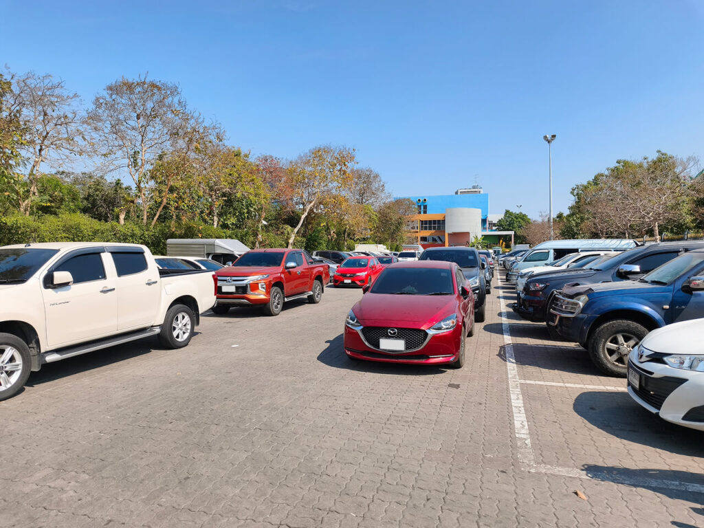 Car parking at Queen Sirikit Park