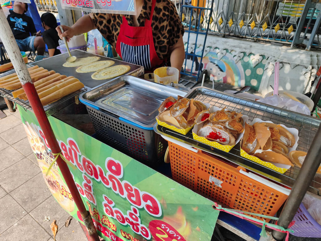 Pancakes at the southern entrance to Queen Sirikit Park