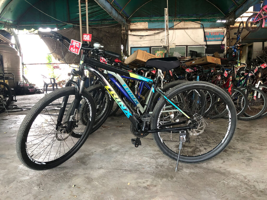 Bicycle rental at Rot Fai Park