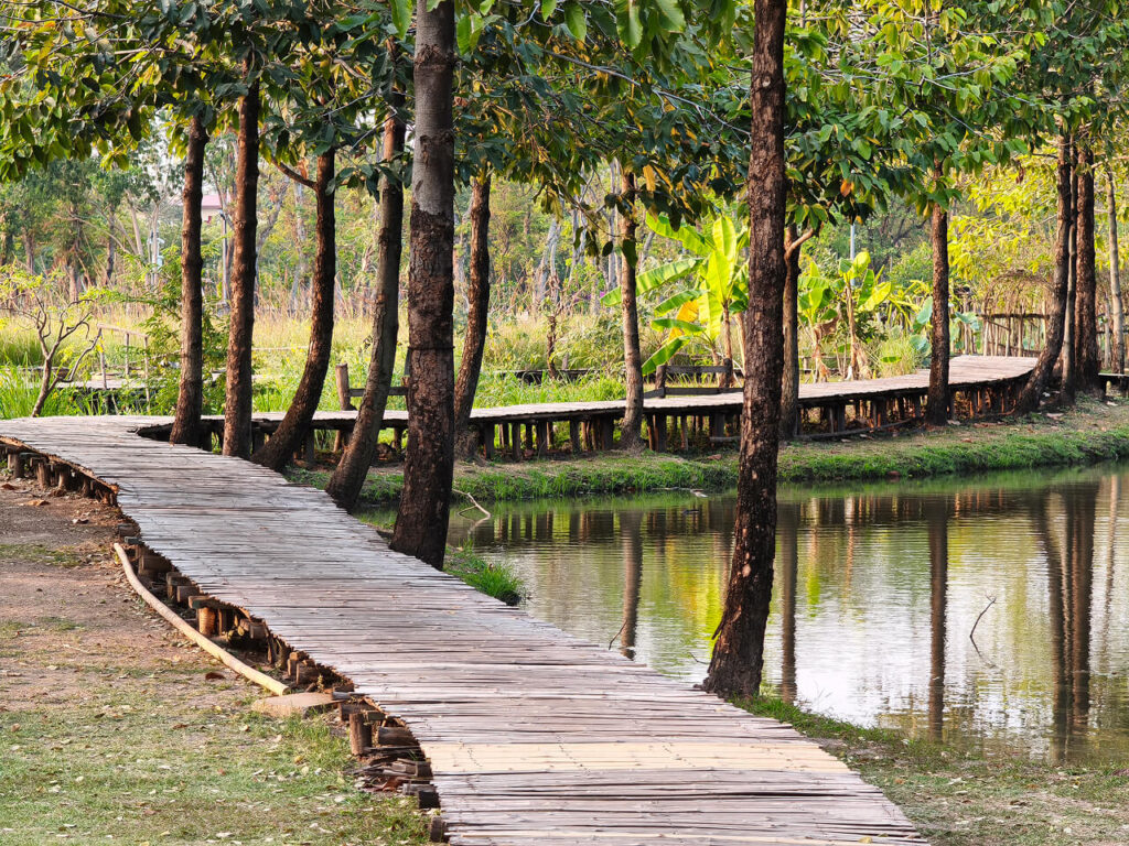 Rot Fai Park
