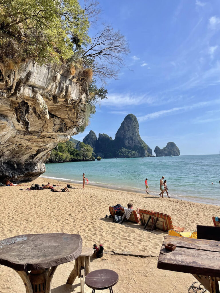 Tonsai Beach