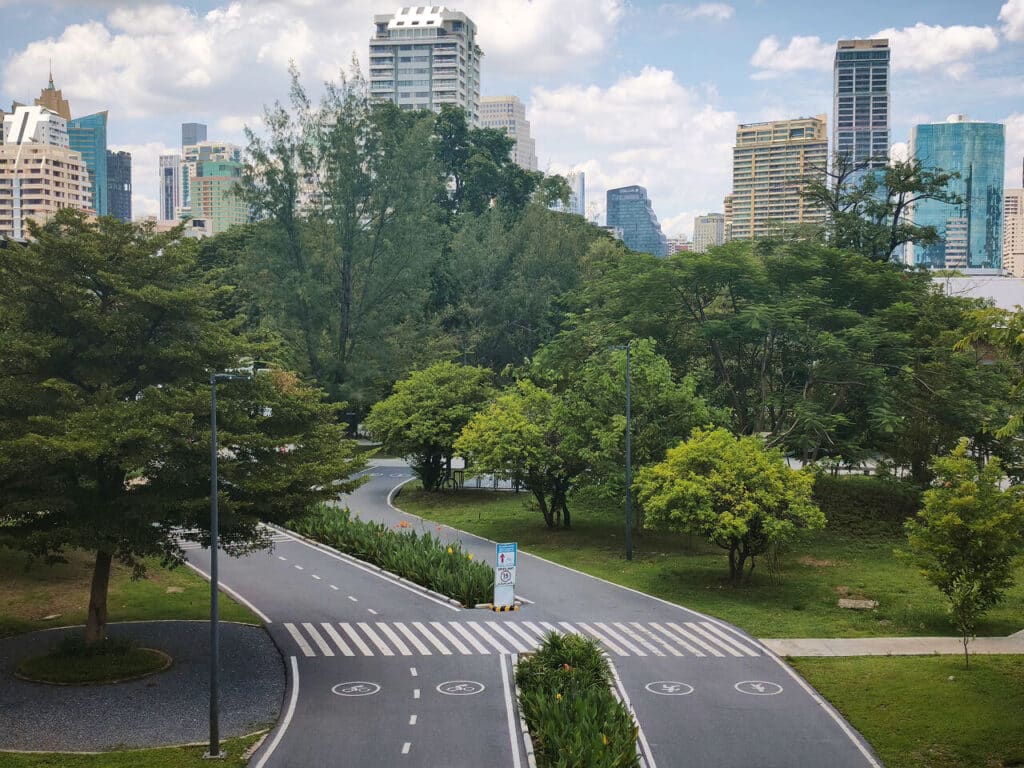 Jogging and cycling tracks at Benchakitti Park