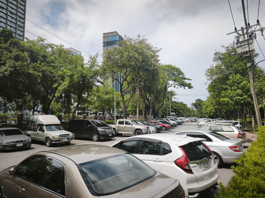 Lumphini Park car parking
