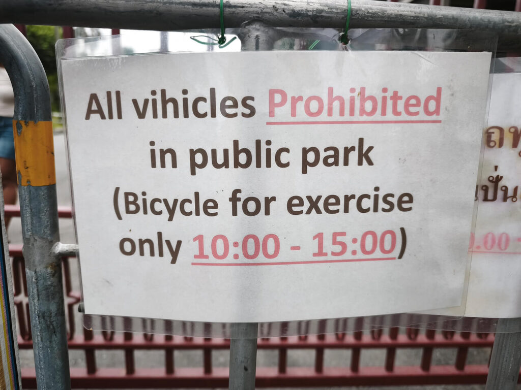 Cycling is allowed in Lumphini park only from 10:00 until 15:00