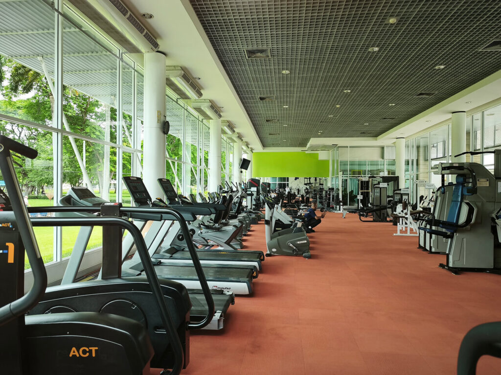 Air conditioned Indoor gym in lumphini park