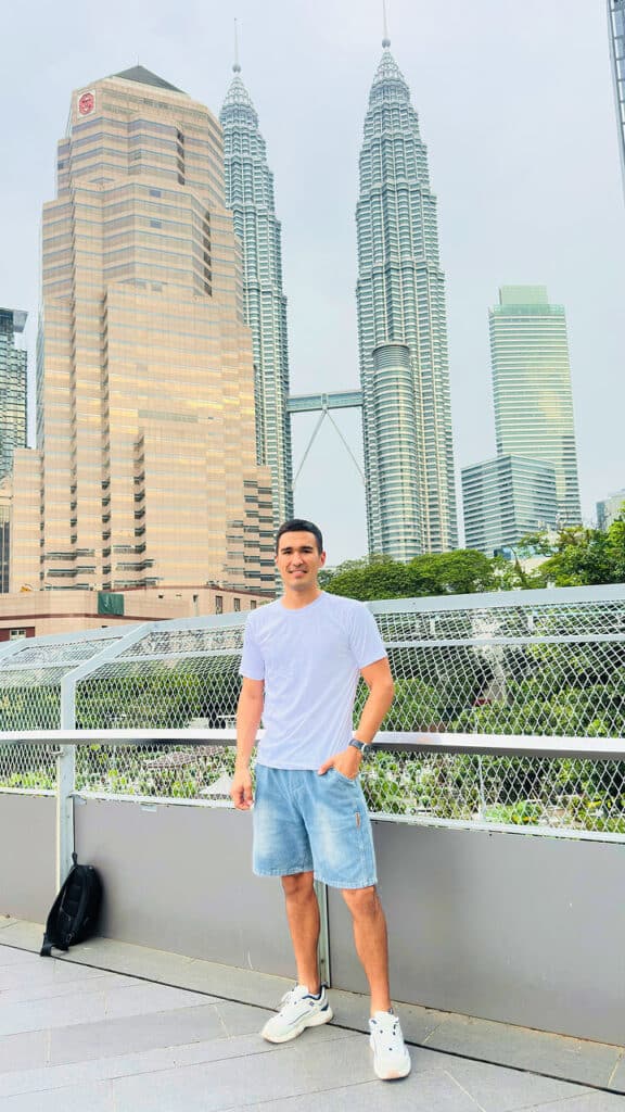 Photo from Saloma Link with the view of Petronas Twin Towers