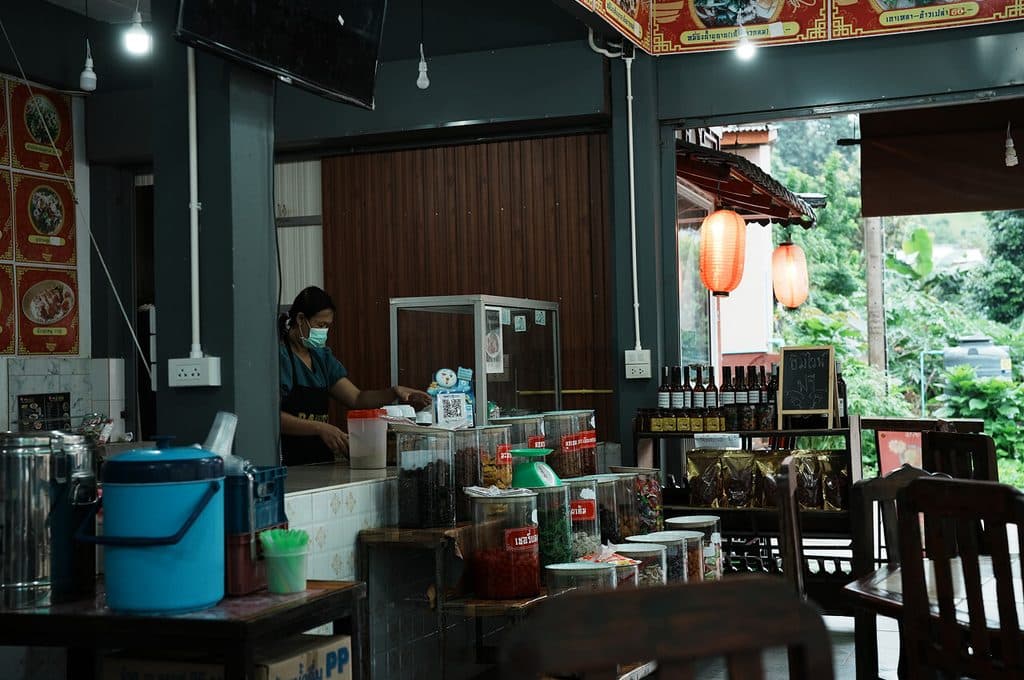 Ran Kuai Tiao Pa Nuai noodle shop in Ban Rak Thai